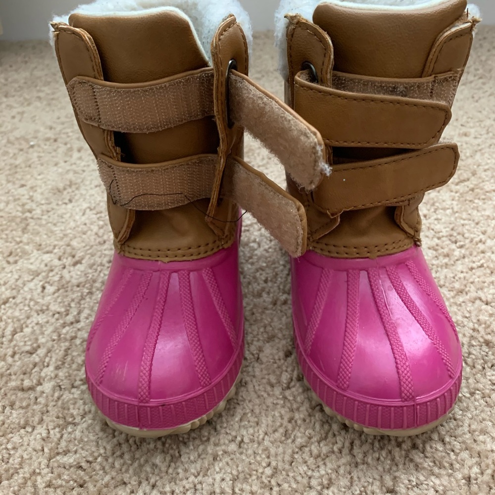 GAP girls snow shoes size 9/10T